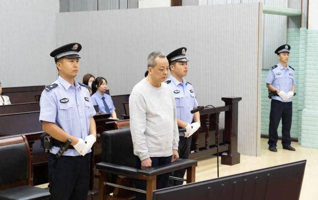 皇冠信用网登3代理
_受贿超1亿皇冠信用网登3代理
！广西玉林市委原书记莫桦被判无期