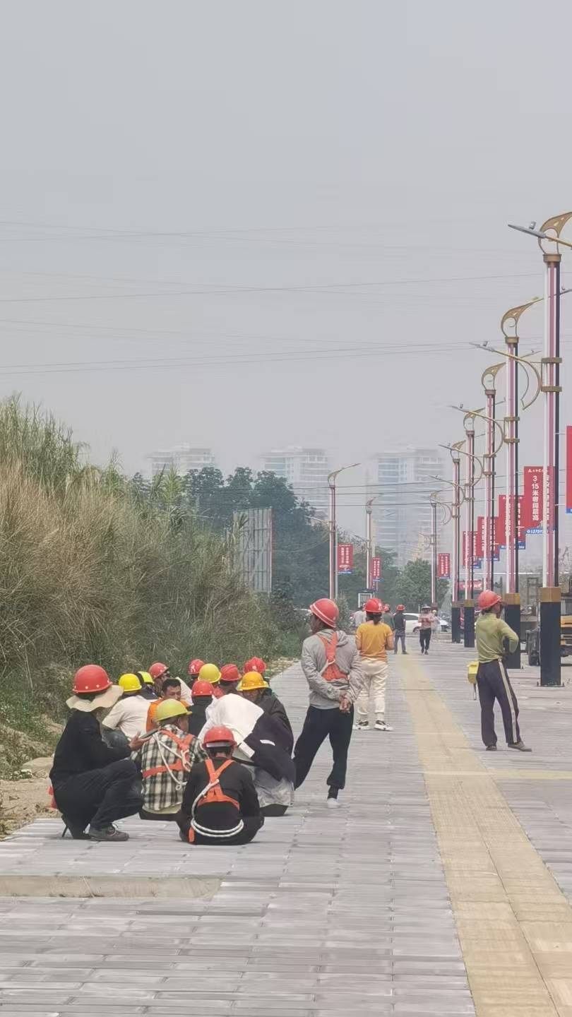 皇冠信用网庄家
_缅甸突发7.9级地震！云南瑞丽居民：市中心高楼掉砖石皇冠信用网庄家
，楼顶水像瀑布倾泻