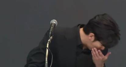 信用網如何申请
_金秀贤为何在记者会上多次喝水信用網如何申请
，网友请DeepSeek解读