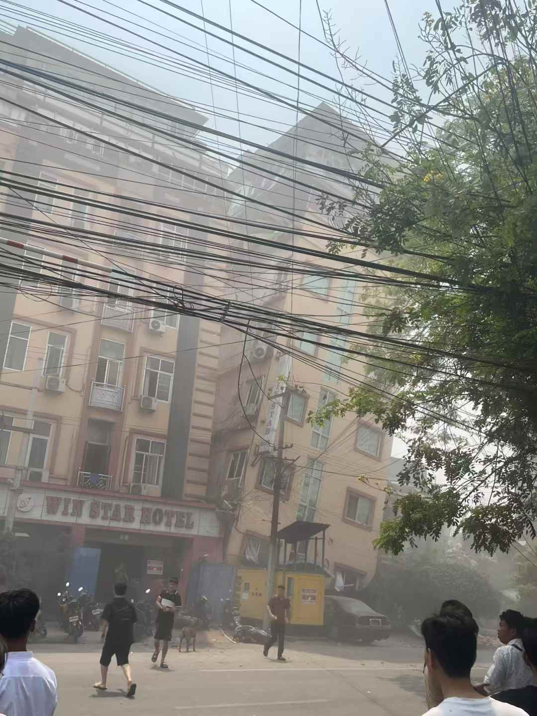 信用网皇冠申请注册
_地震救援黄金72小时已过 曼德勒一处倒塌酒店尚埋着多名中国务工者｜封面头条