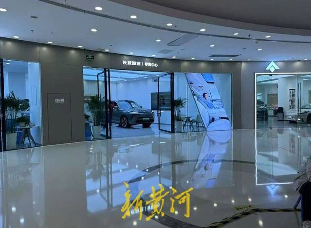 皇冠信用代理出租
_“我们跑高速去试驾都在车上睡”皇冠信用代理出租
，车企销售人员极力宣传智驾系统的强大功能，淡化风险