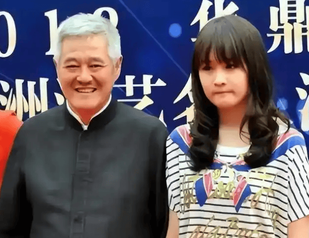 皇冠信用登2代理
_赵本山长子赵铁蛋因病不幸离世皇冠信用登2代理
，女儿成网红，亿万家产归谁？