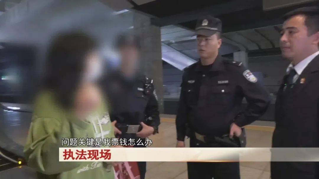 皇冠足球平台在哪里注册
_“老赖”车站被抓皇冠足球平台在哪里注册
，竟质问法官：为何不抓我妈 ！