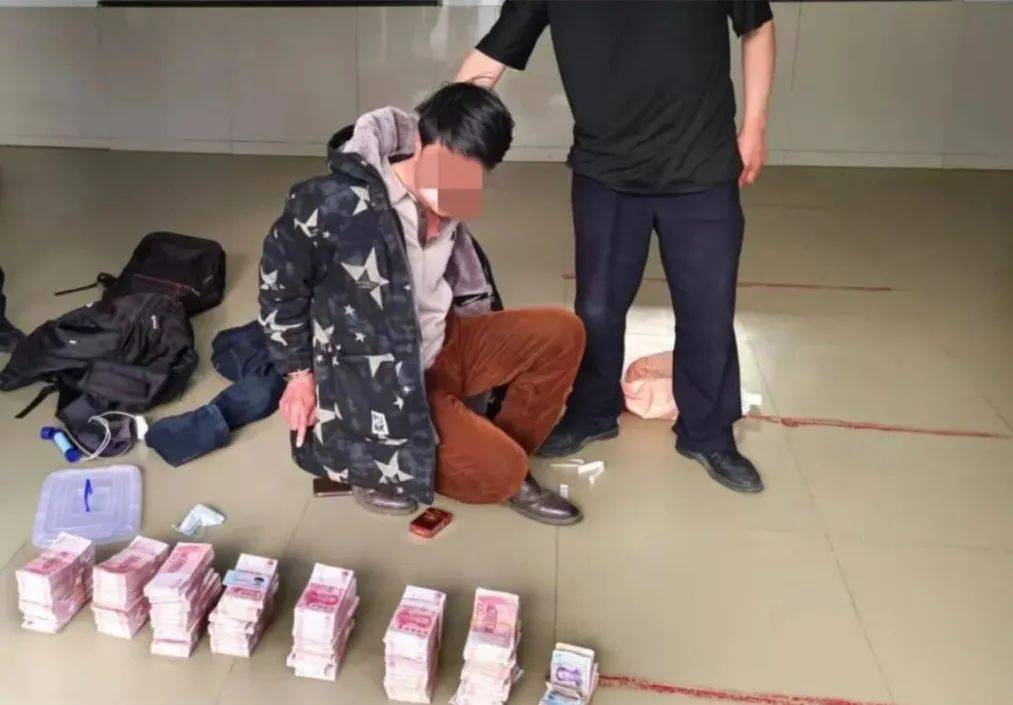 皇冠信用盘开通
_网逃男子携带70多万元现金“隐居”山洞皇冠信用盘开通
，白天睡觉，晚上才敢上街购物