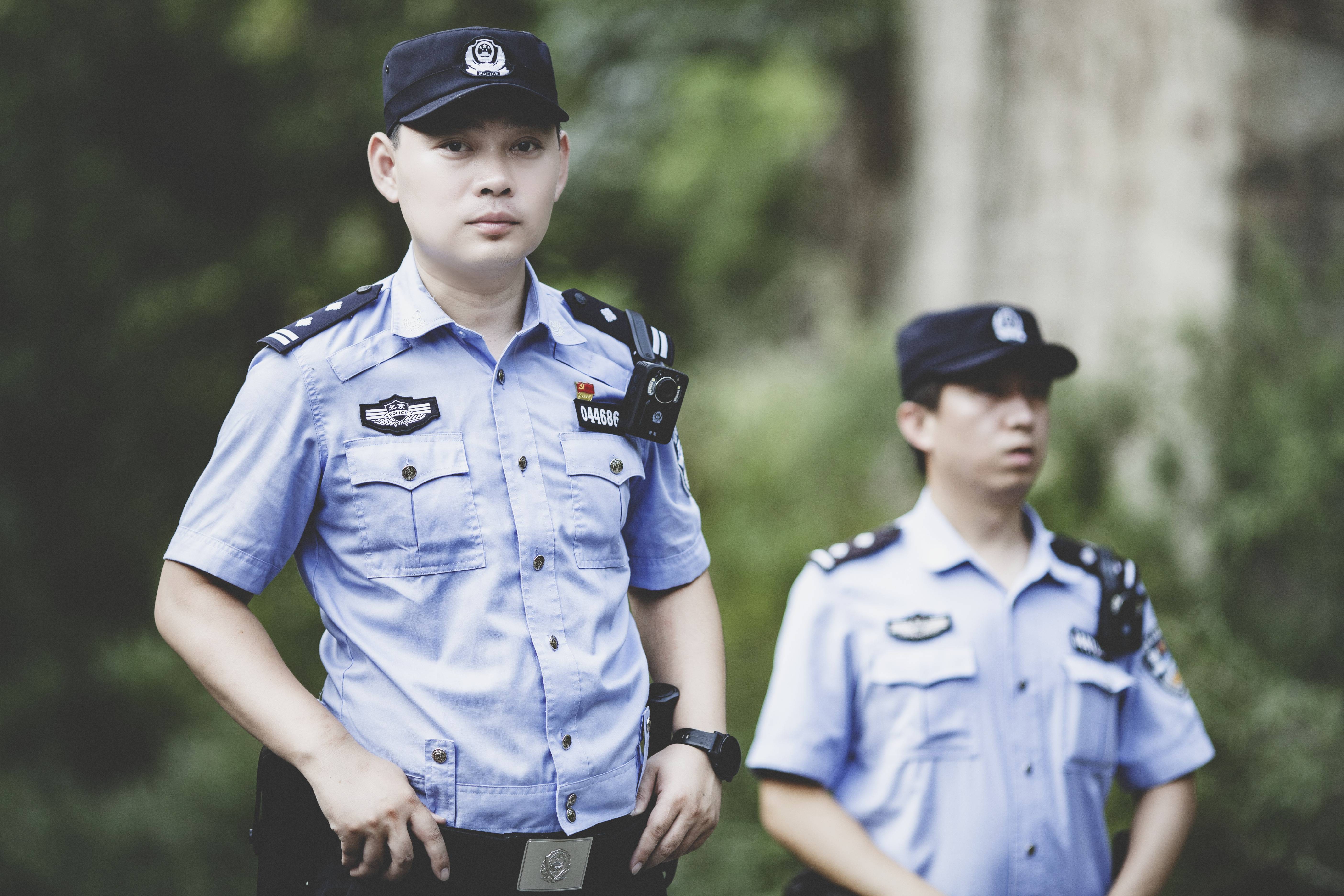 皇冠皇冠足球平台
_森林警察韩孟祺：乔装成驴友潜伏密林中皇冠皇冠足球平台
，抓获“粘鸟”嫌疑人