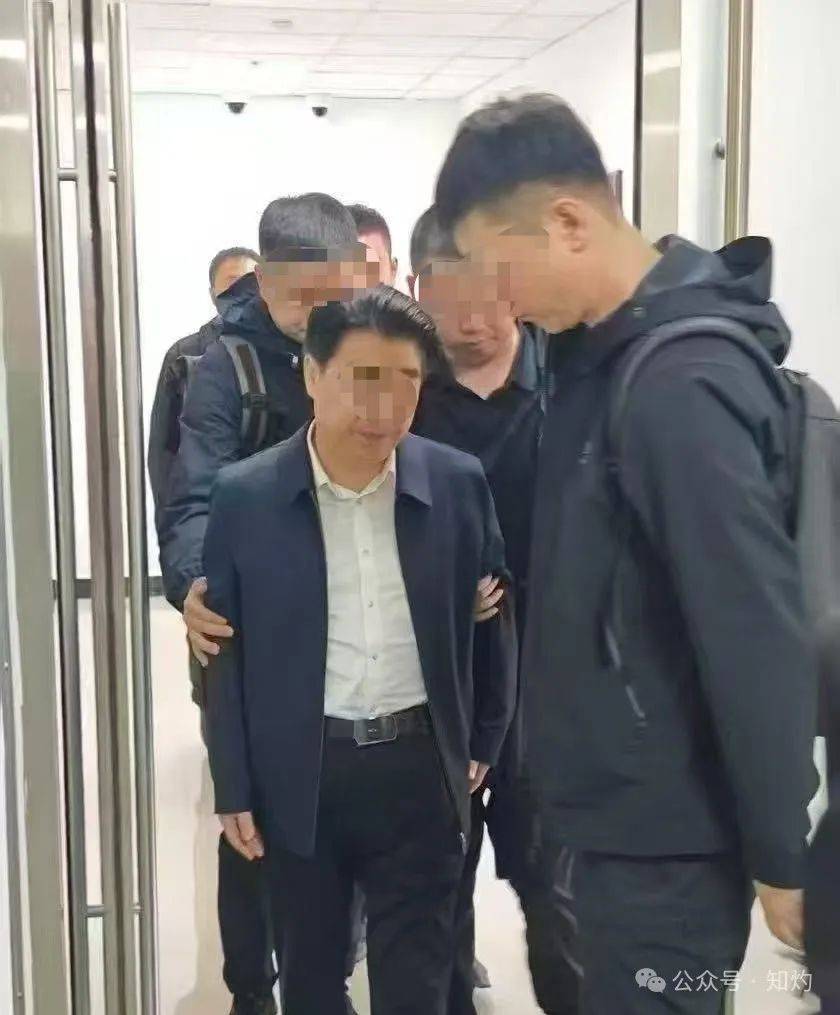 皇冠信用网会员开户申请
_靴子落地！财政部农业农村司司长吴奇修皇冠信用网会员开户申请
，任上被查：曾被评为“勤政廉政干部典型”……