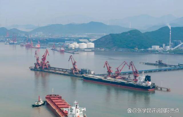皇冠信用网出租代理
_40艘大船停靠中国舟山港皇冠信用网出租代理
，特朗普不长记性，中国早把后路设计好了