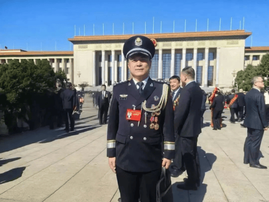 皇冠信用盘开户
_苏州民警严方：840余万枚指纹、9000余起案件皇冠信用盘开户
，他在方寸间寻找真相