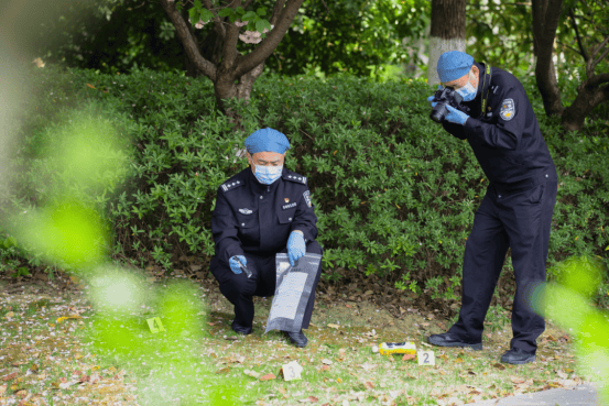 皇冠信用盘开户
_苏州民警严方：840余万枚指纹、9000余起案件皇冠信用盘开户
，他在方寸间寻找真相