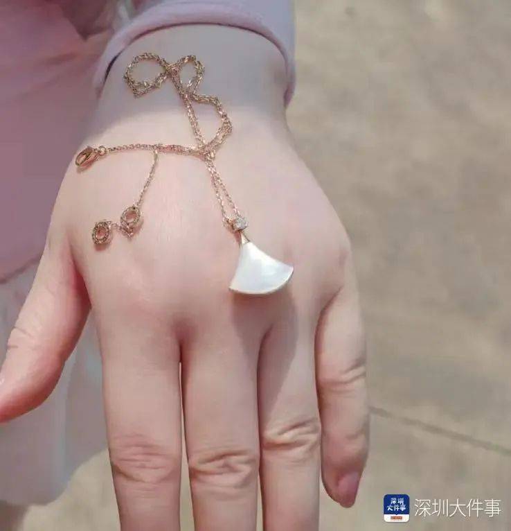 WNBA女子篮球
_堪比"大海捞针"！深圳环卫工在腐臭垃圾堆里找到它WNBA女子篮球
，市民激动不已