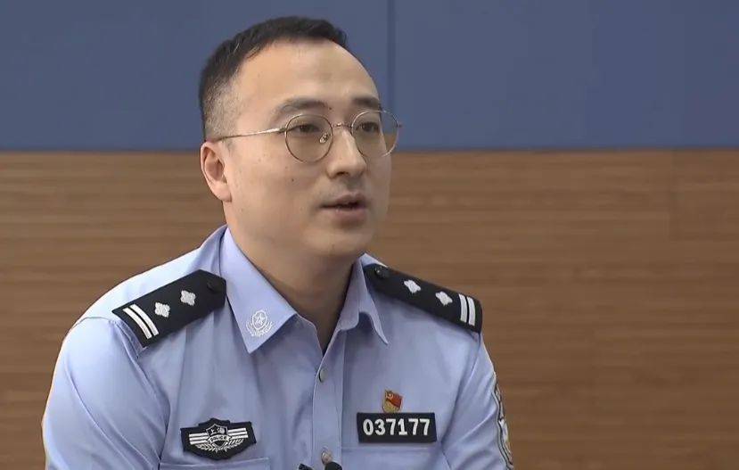皇冠信用网出租
_一眼看穿！上海爷叔报警：这两人极为奇怪！警方一查皇冠信用网出租
，果然不对劲→