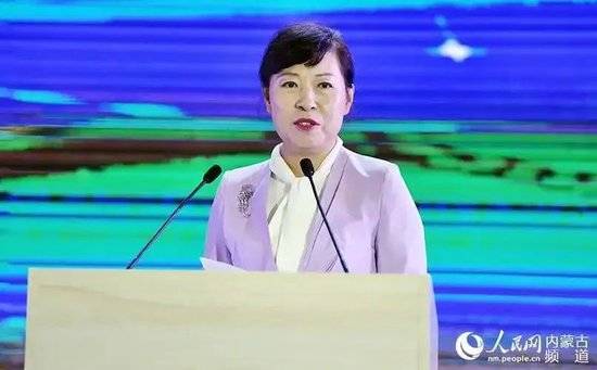 皇冠信用網代理
_正部级美女大员被查！千万华服堆满多套住宅皇冠信用網代理
，化妆团队提前数小时待命~