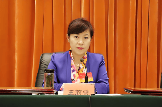 皇冠信用網代理
_正部级美女大员被查！千万华服堆满多套住宅皇冠信用網代理
，化妆团队提前数小时待命~
