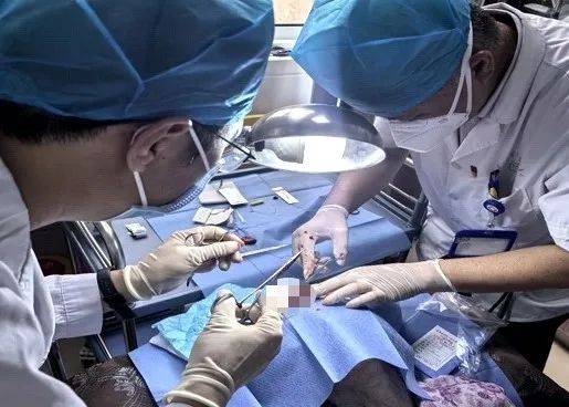 捷克甲组联赛
_太突然!上海98岁阿婆拿起剪刀捷克甲组联赛
,一把剪掉头上的“角”!网友:对自己够狠