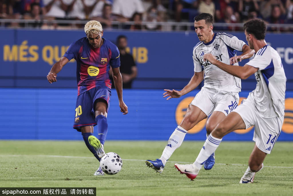 埃及超级联赛_巴萨天才亚马尔:首次点球破门埃及超级联赛,肩负重任无所畏惧