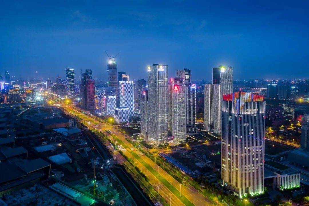 保加利亚甲组联赛_南京含“金”量还在上升!江东中路“金三角”保加利亚甲组联赛,上半年合计赚超400亿元