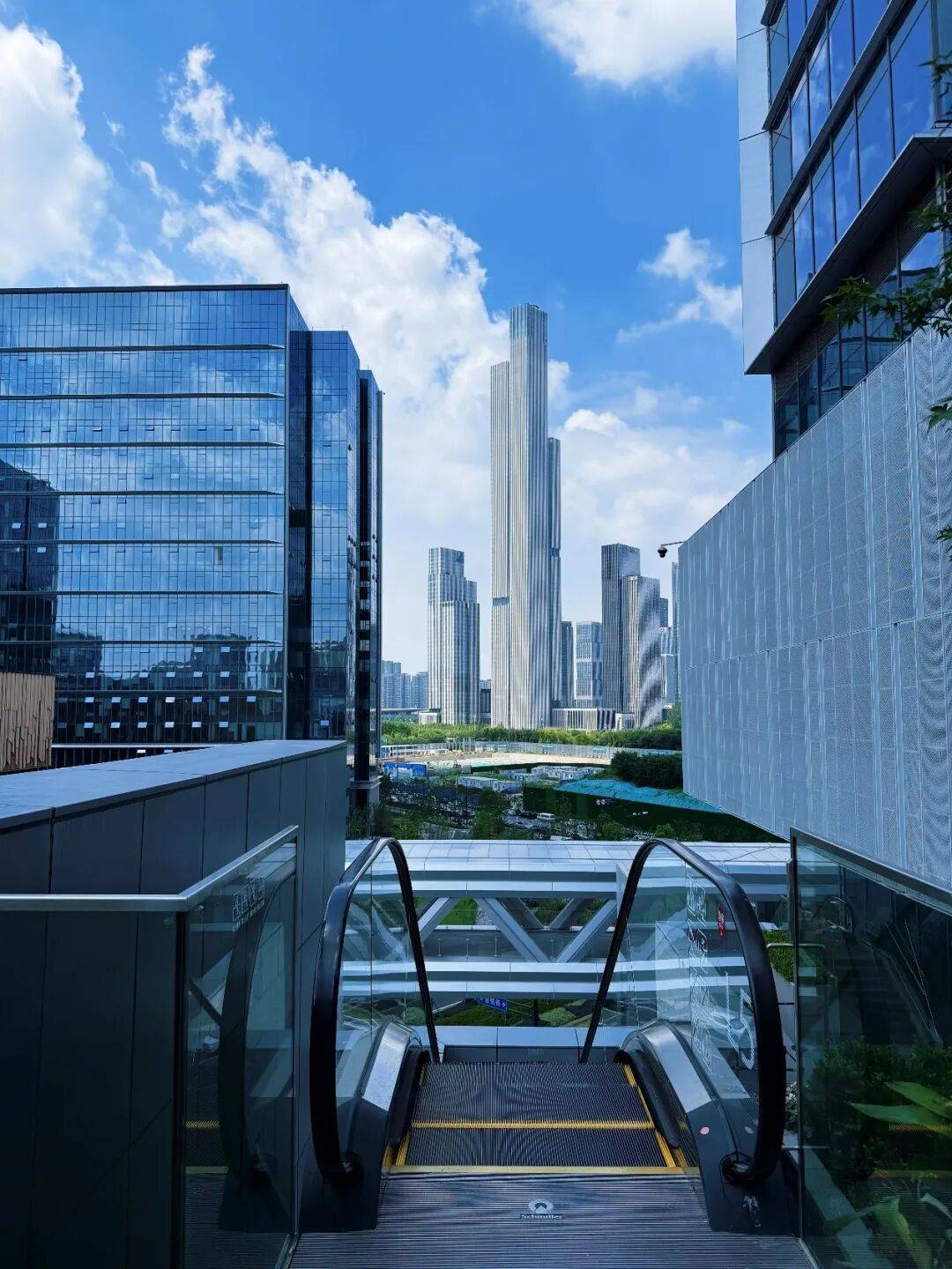 保加利亚甲组联赛_南京含“金”量还在上升!江东中路“金三角”保加利亚甲组联赛,上半年合计赚超400亿元