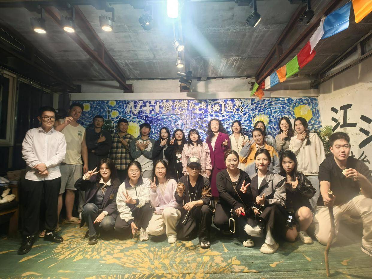 阿尔及利亚甲组联赛_因为多年前一个包子阿尔及利亚甲组联赛,长沙小伙开了家不收一分钱的青旅:希望住客在这充满电后继续奋斗