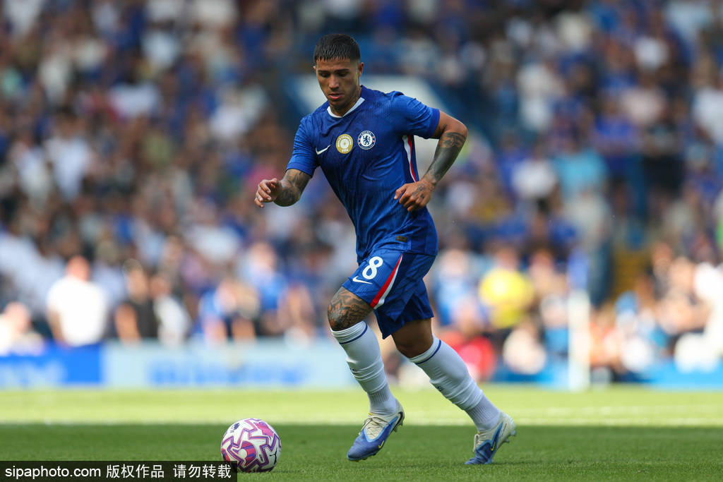 萨尔茨堡红牛vs林茨蓝白_加纳乔加盟切尔西:49号球衣背后的故事与未来展望