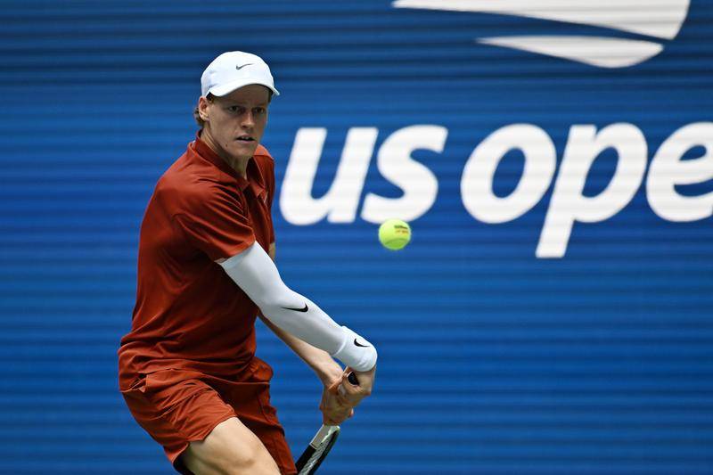 皇冠信用網代理怎么申请_美网:辛纳德比战取胜进四强 阿利亚西姆救盘点逆转晋级