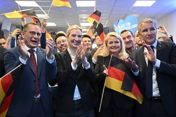 WNBA美国女子篮球联赛_德国地方选举前夕WNBA美国女子篮球联赛,极右翼政党德国选择党7名候选人相继死亡