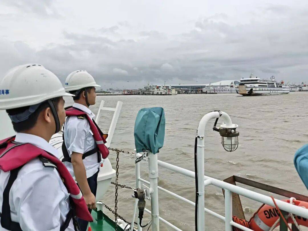 法国vs波兰_三预警齐发法国vs波兰!多地停航、停运、停课、关闭景区