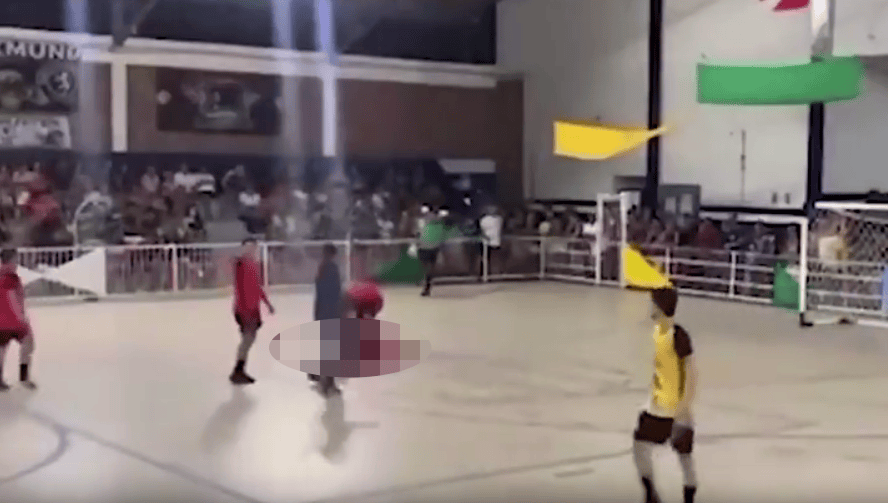 皇冠信用登2代理_巴西门将点球大战扑出一球后死亡:用胸部挡住点球皇冠信用登2代理,起身走几步后突然倒地