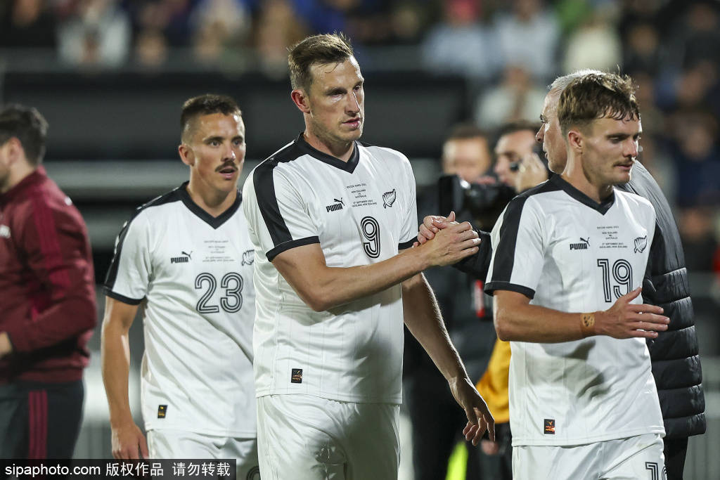 皇冠手机管理端登录_亚预赛离奇一幕:最后3分钟皇冠手机管理端登录,澳大利亚球员颠起了球,根本不想赢中国队,着急跟裁判握手