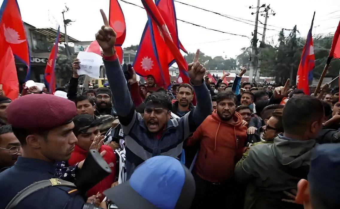 皇冠信用網出租足球_尼泊尔上演的动乱更像“颜色革命”皇冠信用網出租足球,由境外势力策划试图更迭政权