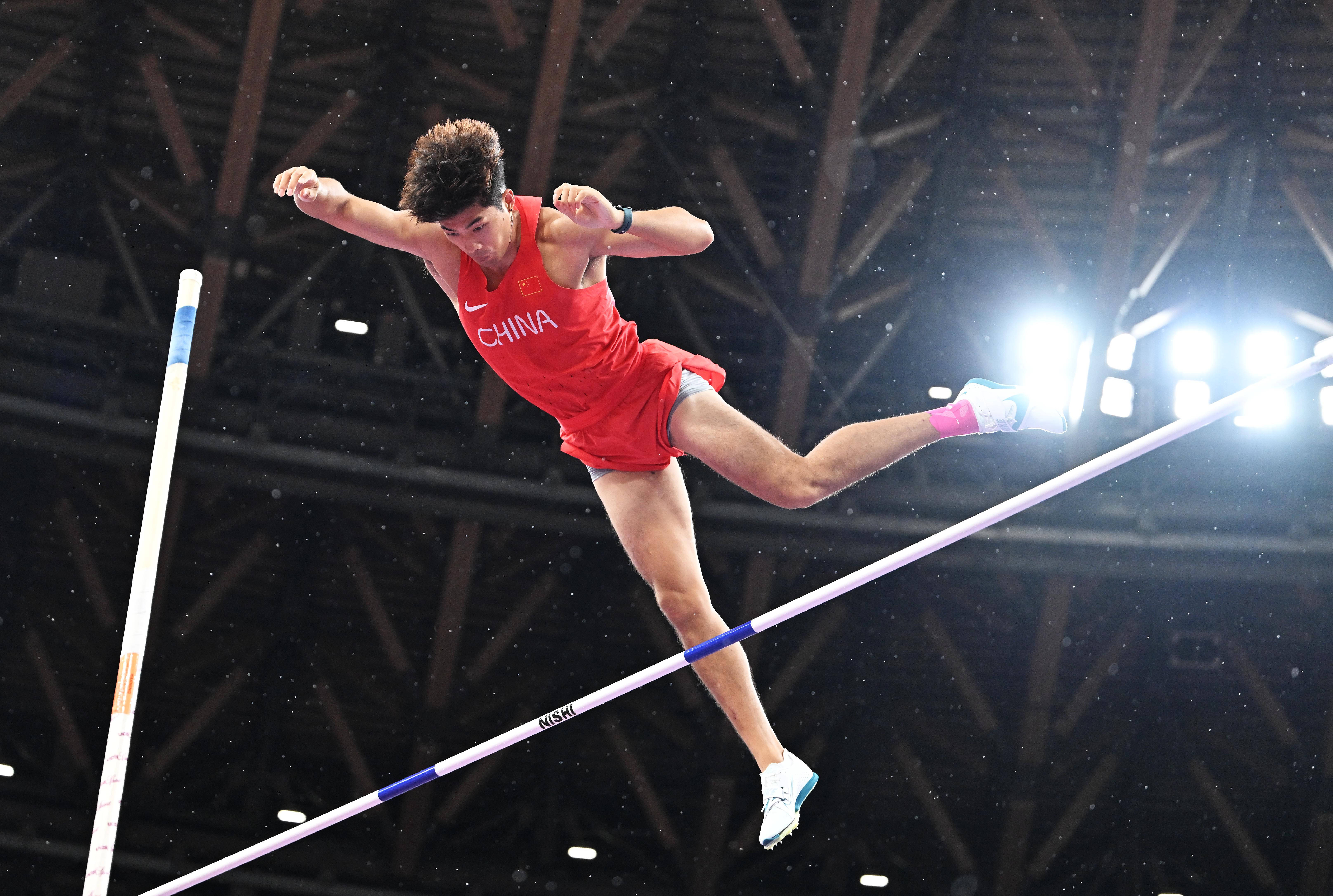 西班牙甲组联赛_(田径世锦赛)男子撑杆跳高资格赛赛况