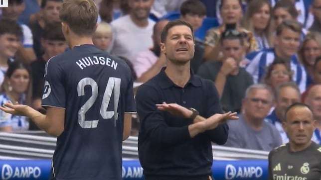 皇冠登2_难以置信!赫伊森染红、裁判不看回放皇冠登2,阿隆索怒吼:太不可思议