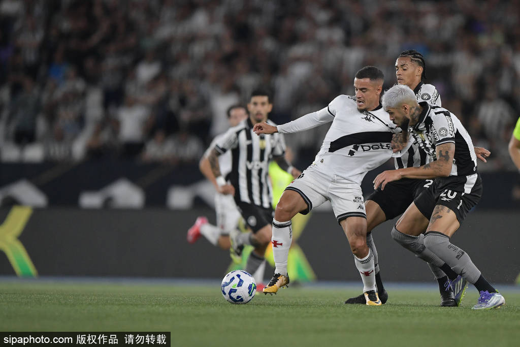 皇冠信用盘代理_毁誉参半!加纳乔激情庆祝获切尔西球迷喜爱皇冠信用盘代理,也因失误致球队丢球