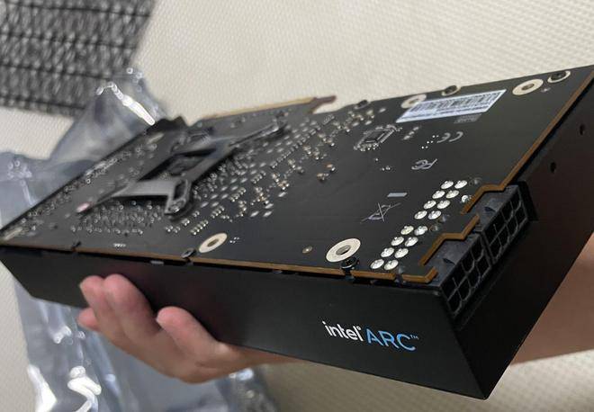 皇冠皇冠足球平台_448EU + 16GB 显存皇冠皇冠足球平台,蓝戟英特尔 Arc A760A / A570 16GB 样卡现身