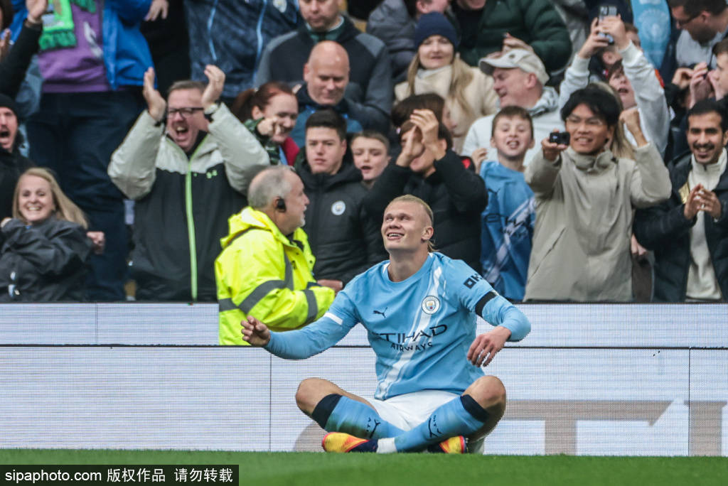 皇冠信用网庄家_多纳鲁马庆祝曼城2-0战胜那不勒斯:欧洲之夜的背后故事与战术解析