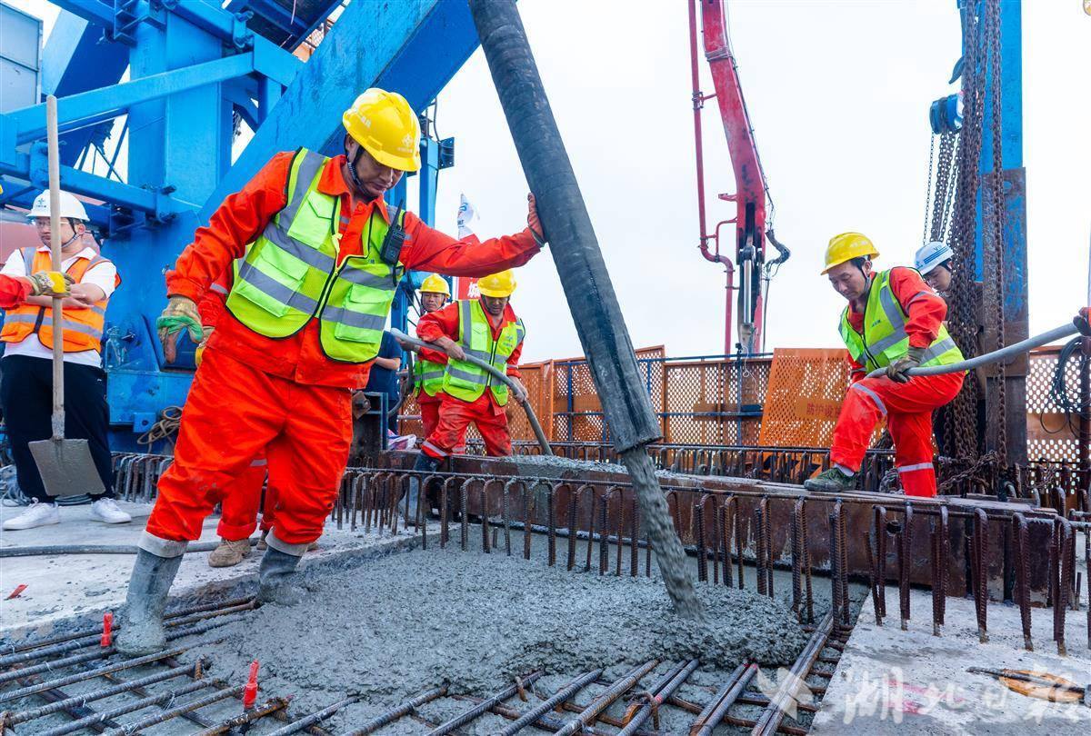 皇冠welcome注册账号_在鄂央企承建皇冠welcome注册账号！昌九高铁南昌扬子洲赣江公铁大桥合龙