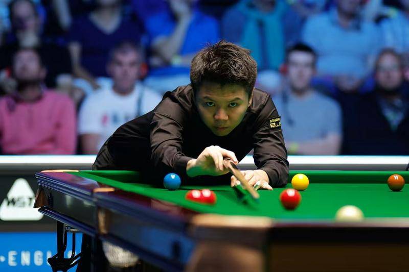 皇冠体育App下载_斯诺克英格兰公开赛|周跃龙独闯四强 撑起中国军团门面