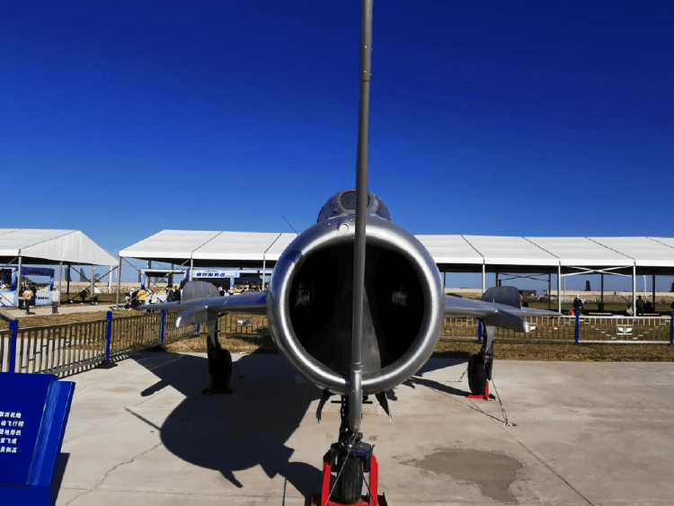 皇冠足球_多图!歼-6无人机首次公开皇冠足球,可作为攻击机