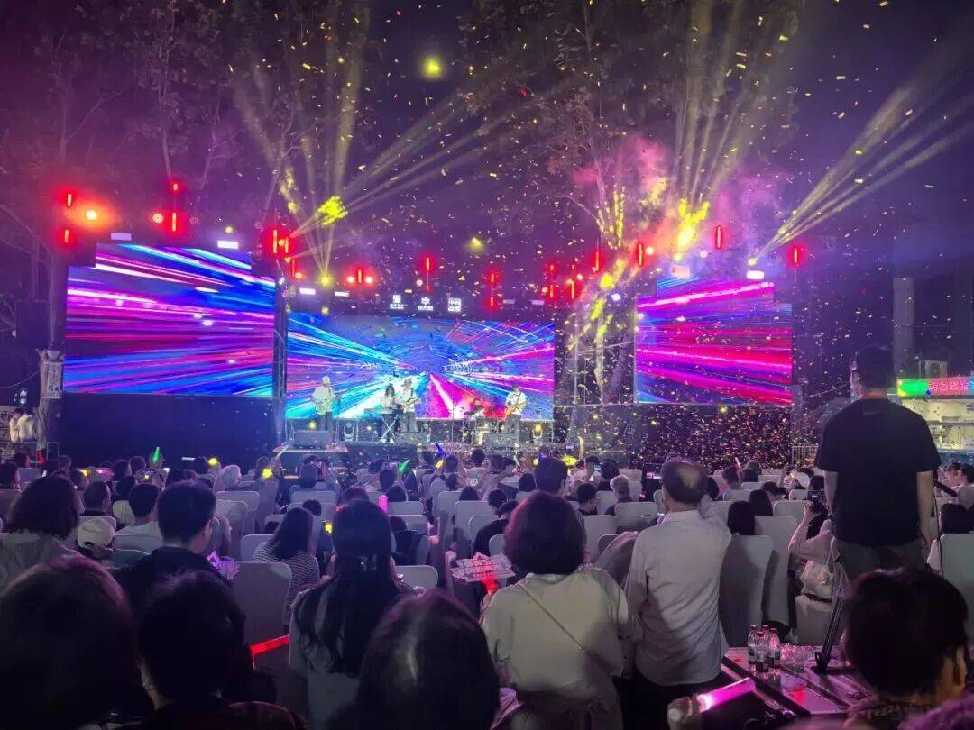 皇冠足球平台代理_2025丰台·学子回家 | “洋学子”邂逅丰台“烟火气”皇冠足球平台代理!丰台群众音乐盛典暨学子回家圆梦音乐会激活城市青春活力——