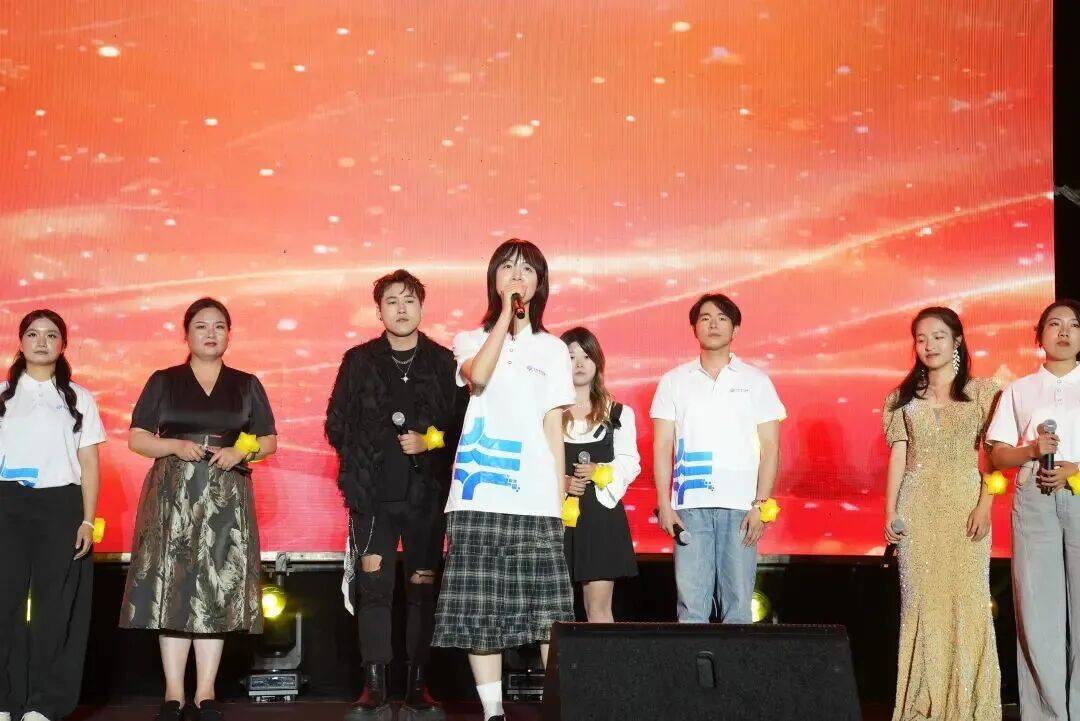 皇冠足球平台代理_2025丰台·学子回家 | “洋学子”邂逅丰台“烟火气”皇冠足球平台代理!丰台群众音乐盛典暨学子回家圆梦音乐会激活城市青春活力——