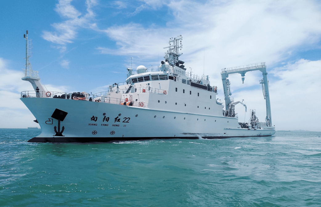 皇冠登3管理出租_中国大驱赴钓鱼岛皇冠登3管理出租,日方喊话数次无果,眼睁睁看中方投下不明物体