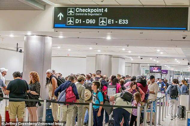 皇冠信用网申请开通_笑死!美国政府关门皇冠信用网申请开通,公务员为爱发电!妮可·基德曼20年婚姻再破裂,背后竟是…