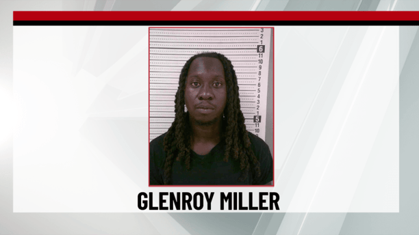 皇冠信用网如何注册_母亲被囚禁皇冠信用网如何注册,美国一小学生向校车司机递纸条求救