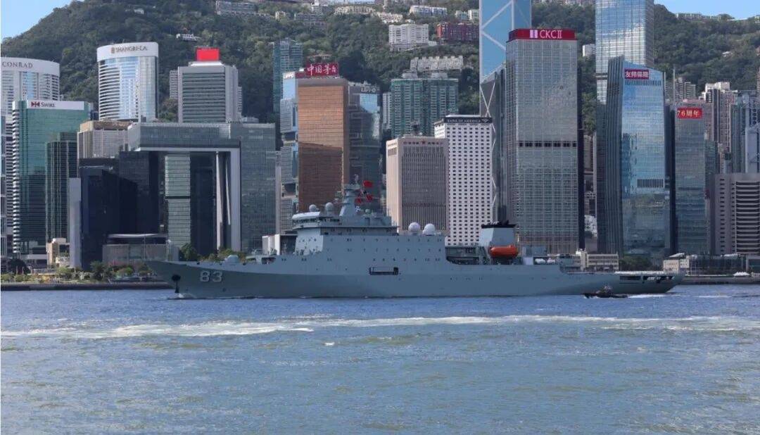 皇冠体育App下载_52岁美籍韩裔男子在解放军舰队附近放无人机皇冠体育App下载,被香港警方逮捕