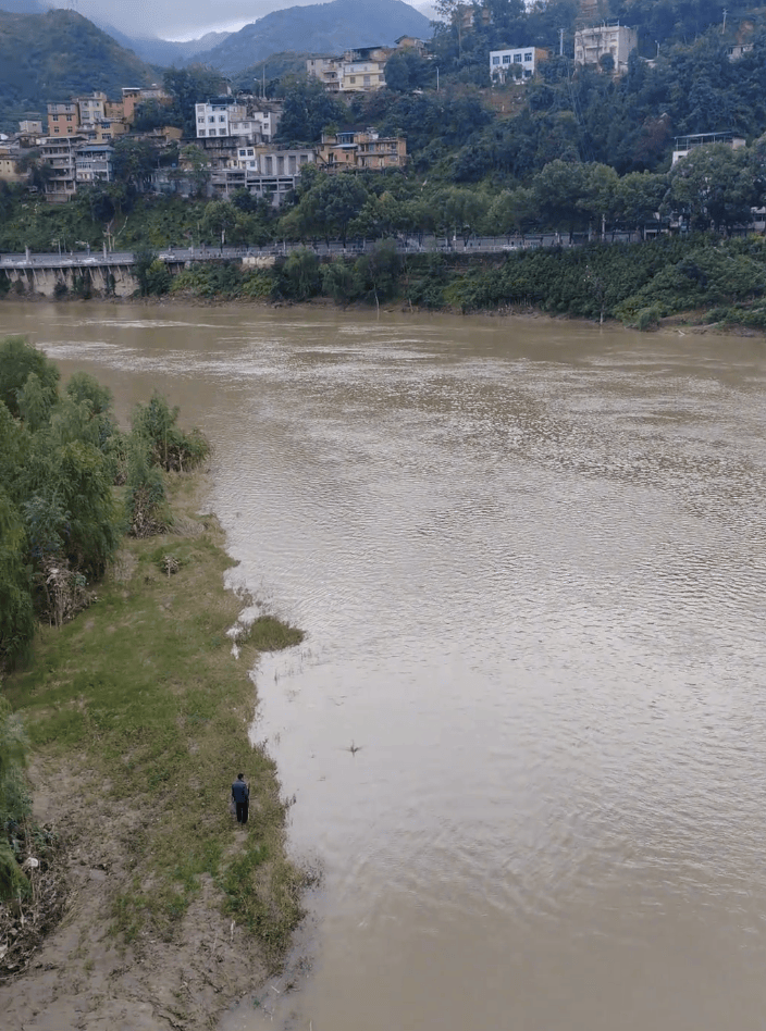 皇冠登3管理出租_陕西一新郎婚礼前跳河皇冠登3管理出租,酒店称确有一场婚礼临时取消