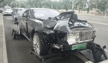 皇冠信用网站_比亚迪车主多处骨折皇冠信用网站,其妻发声:往后日子不知怎么过!陈震车祸后再度致歉