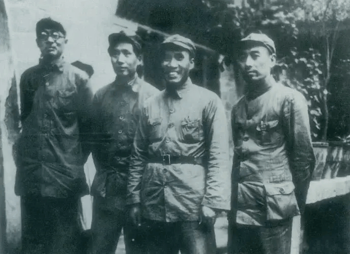 体育皇冠信用网站_王立华:毛泽东提出山地游击战后体育皇冠信用网站,为什么洛川会议上没有形成一致意见?