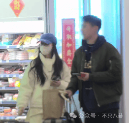 hga035会员注册_他俩没分手但被拍到吵架了hga035会员注册，吵得很凶......