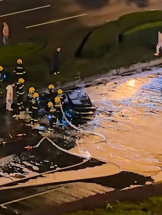 皇冠信用网在线申请
_小米SU7碰撞后爆燃皇冠信用网在线申请
,多人救援未果,驾驶员不幸遇难