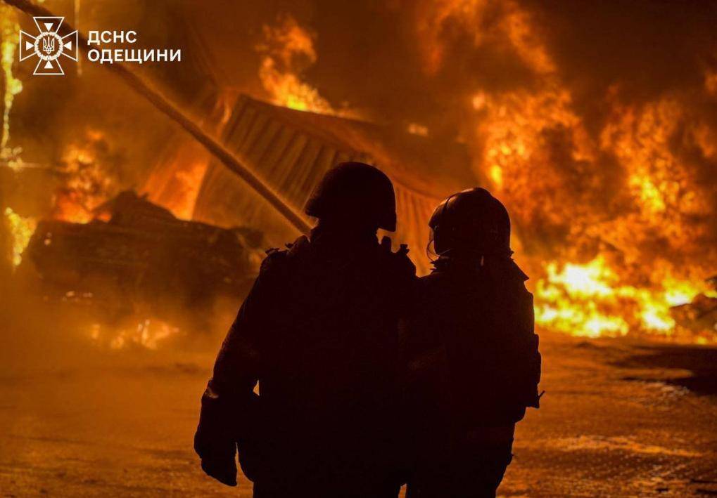 皇冠信用盘代理
_炸了一夜皇冠信用盘代理
,俄军大轰炸,基辅大停电:俄乌战争3年,普京太仁慈了