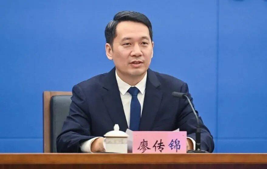 怎么申请皇冠信用盘
_曾任共青团重庆市委书记怎么申请皇冠信用盘
,廖传锦已任荣昌区政府党组书记